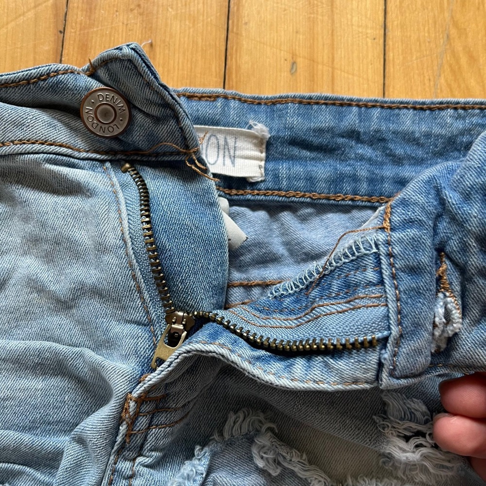 LONDON Distressed Denim Cutoff Shorts Light Wash Blue Raw Hem Size 3